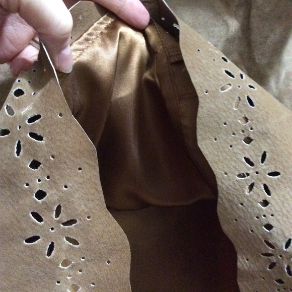 Select suede skirt with matching belt - Picture 5 of 13